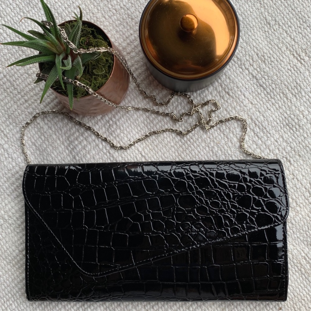 F21 reptile clutch